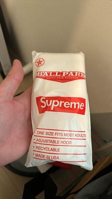 Supreme Ballpark Regenponcho - Nieuw in verpakking! beschikbaar voor biedingen