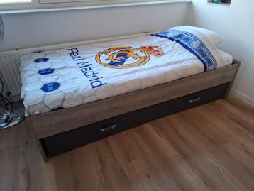 Bed met lattenbodem, matras en lades. Beter Bed, serie PEP. beschikbaar voor biedingen