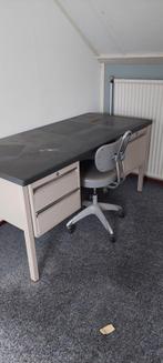 Degelijk bureau en stoel, Ophalen, Gebruikt, Bureau