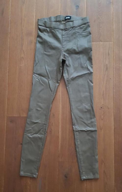 Skinny broek *nieuw*, Kleding | Dames, Broeken en Pantalons, Zo goed als nieuw, Maat 38/40 (M), Bruin, Ophalen of Verzenden