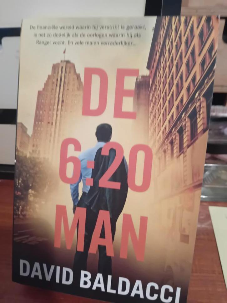 David Baldacci - De 6:20 man, Boeken, Thrillers, Zo goed als nieuw, Verzenden
