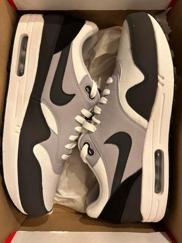 Nike Air Max 1 Essential 