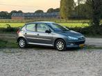 Peugeot 206 1.4 5D 2006 Grijs, Auto's, Voorwielaandrijving, Stof, 4 cilinders, Origineel Nederlands