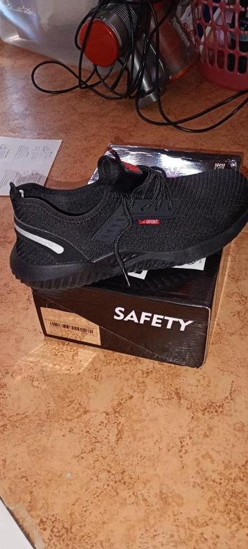 Werkschoenen Sneaker model mt 44 beschikbaar voor biedingen