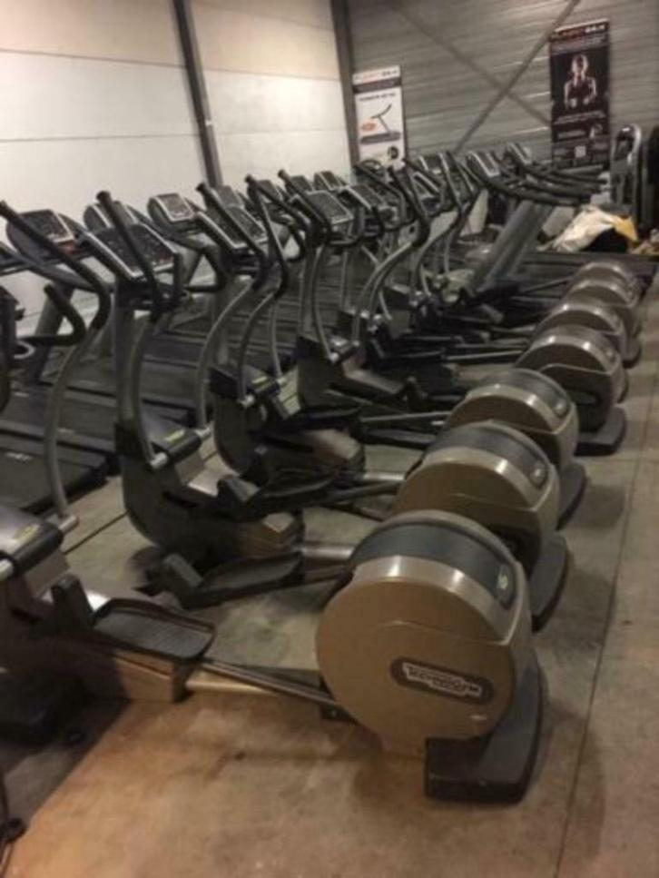 ZGAN Technogym excite plus led series crosstrainer Technogym, Sport en Fitness, Fitnessmaterialen, Zo goed als nieuw, Overige typen