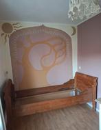 Mooi houten eenpersoons bed, Antiek en Kunst, Antiek | Meubels | Bedden, Ophalen