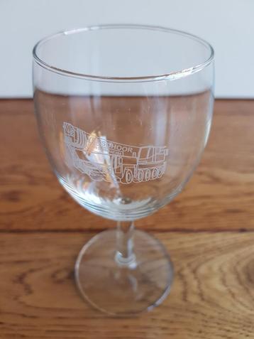 Speciaal glas op voet : Verschoor Sassenheim beschikbaar voor biedingen