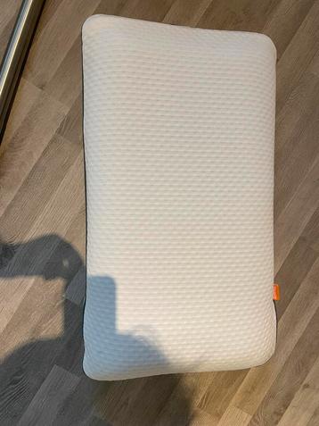 Emma sleep hoofdkussen beschikbaar voor biedingen