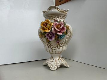 Vaas met bloemen. WD-026 beschikbaar voor biedingen