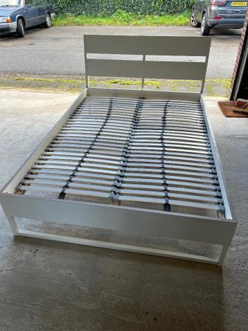 IKEA Trysil bedframe 140x200 (incl. laten bodems) - afbeelding 1