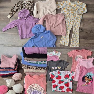 Meisjeskleding pakket maat 98-104 beschikbaar voor biedingen