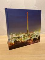 Hardcover 100 Jaar Shell Pernis met DVD, Ophalen of Verzenden, Zo goed als nieuw