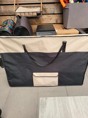 Grote hondenbench  beschikbaar voor biedingen