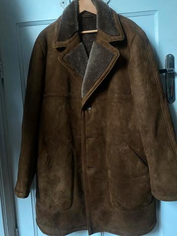 Donkerbruine lammycoat lamsleren suede jas Vico hofl. 56 beschikbaar voor biedingen