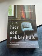 't is hier een gekkenhuis - Koos Neuvel, Ophalen of Verzenden, Gelezen, Overige