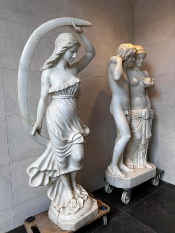 Marmeren beelden beschikbaar voor biedingen