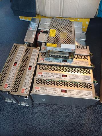 12 x voedingen 24v  beschikbaar voor biedingen