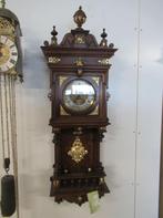 Oer 11217 ANTIEKE Lenzkirch hangklok met veel brons, Ophalen