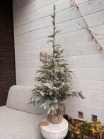 Mooie kerstboom Intratuin met kunstsneeuw, Ophalen, Zo goed als nieuw