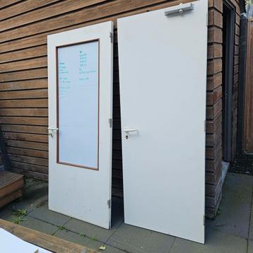 2x Massieve Deuren - Binnen/Buiten beschikbaar voor biedingen