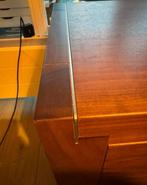 Gorreti TV meubel: walnoot met aluminium accenten, Huis en Inrichting, Kasten | Televisiemeubels, Ophalen, 100 tot 150 cm, Zo goed als nieuw