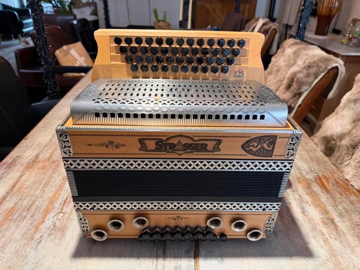 Harmonika strasser  erle hoamat mit wrappen, Muziek en Instrumenten, Accordeons, Zo goed als nieuw, Knopaccordeon, Overige formaten