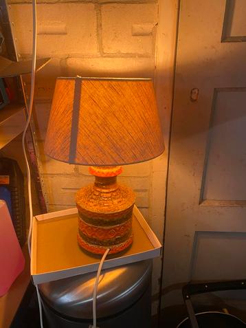 Vintage Oranje Tafellamp beschikbaar voor biedingen