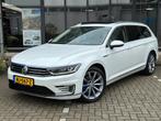 Volkswagen Passat Variant, Auto's, Volkswagen, Gebruikt, Wit, Hybride Elektrisch/Benzine, 1600 kg