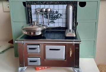 Keukentje vintage werkend beschikbaar voor biedingen