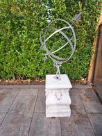 Zonnewijzer Hercules op sokkel, Tuin en Terras, Ophalen, Zo goed als nieuw