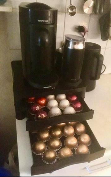 Lades onder nespresso of dolce gusto. beschikbaar voor biedingen