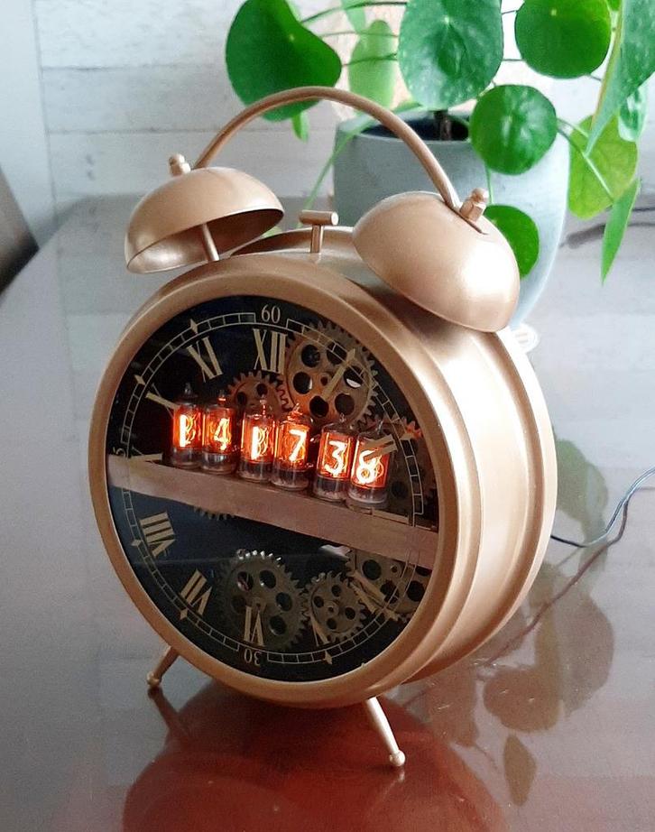 Nixie klok ZM1000 met wekkerfuntie, Huis en Inrichting, Woonaccessoires | Klokken, Wekker of Tafelklok, Digitaal, Ophalen of Verzenden