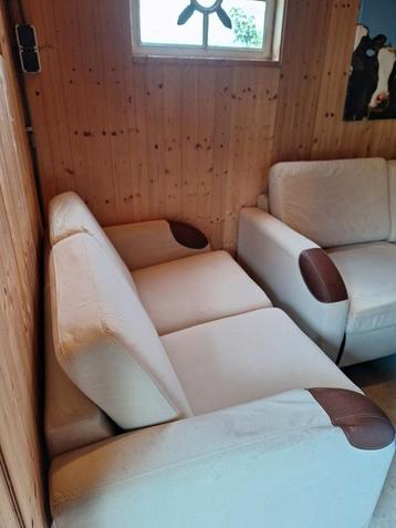 Beige stoffen 2 + 2,5 zits.