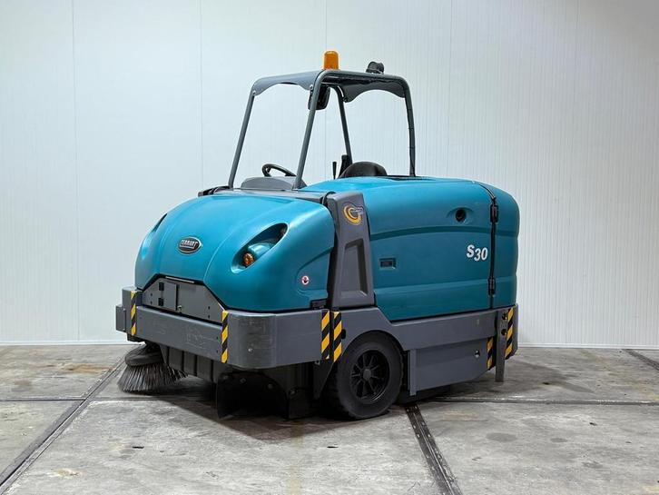 Tennant S30 LPG opzit veegmachine 1500uur hooglosser HL1067, Zakelijke goederen, Machines en Bouw | Onderhoud en Reiniging