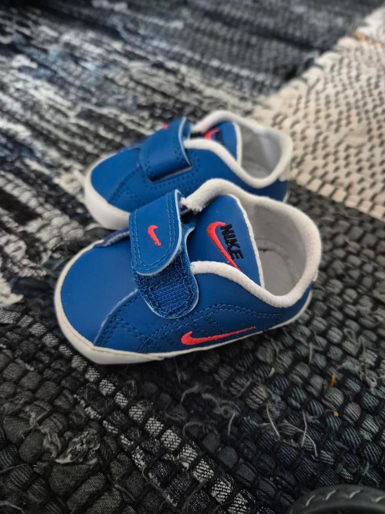 Baby schoentjes Nike blauw maat 16, Ophalen of Verzenden, Zo goed als nieuw, Jongetje, Schoentjes