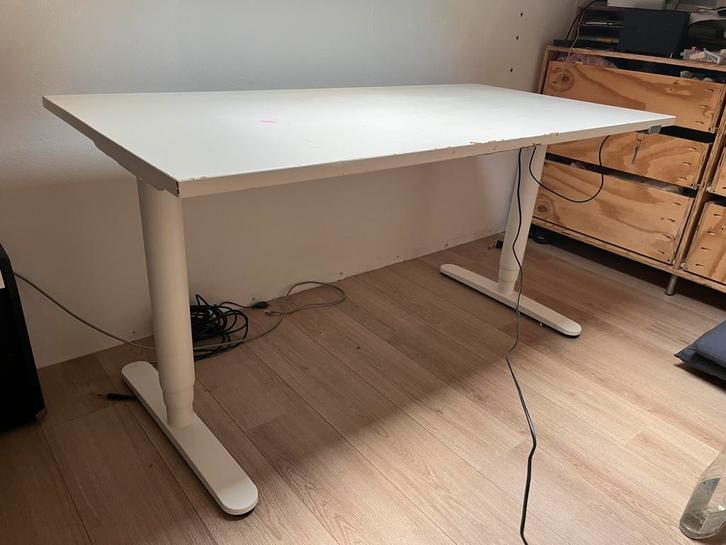 Elektrisch zit sta bureau (wit) massief bovenblad - IKEA, Huis en Inrichting, Bureaus, Zo goed als nieuw, Elektrisch, Ophalen