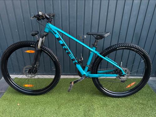Trek Marlin 5 - 27,5” / Frame S - mountainbike kids mtb 💙🖤, Fietsen en Brommers, Fietsen | Crossfietsen en BMX, Zo goed als nieuw