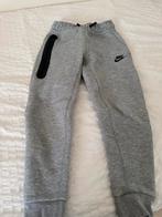 Nike Tech Fleece Broek - Zo Goed Als Nieuw!, Ophalen of Verzenden, Zo goed als nieuw, Overige maten, Grijs