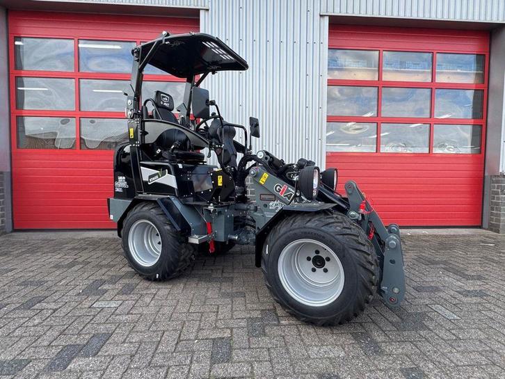 Giant G1500L X-tra Black Edition, Zakelijke goederen, Machines en Bouw | Kranen en Graafmachines, Graaflaadcombinatie
