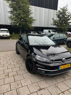 Volkswagen Golf 1.0 TSI 110pk 5D 2017 zwart, Auto's, Volkswagen, Zwart, Zwart, Handgeschakeld, 3 cilinders