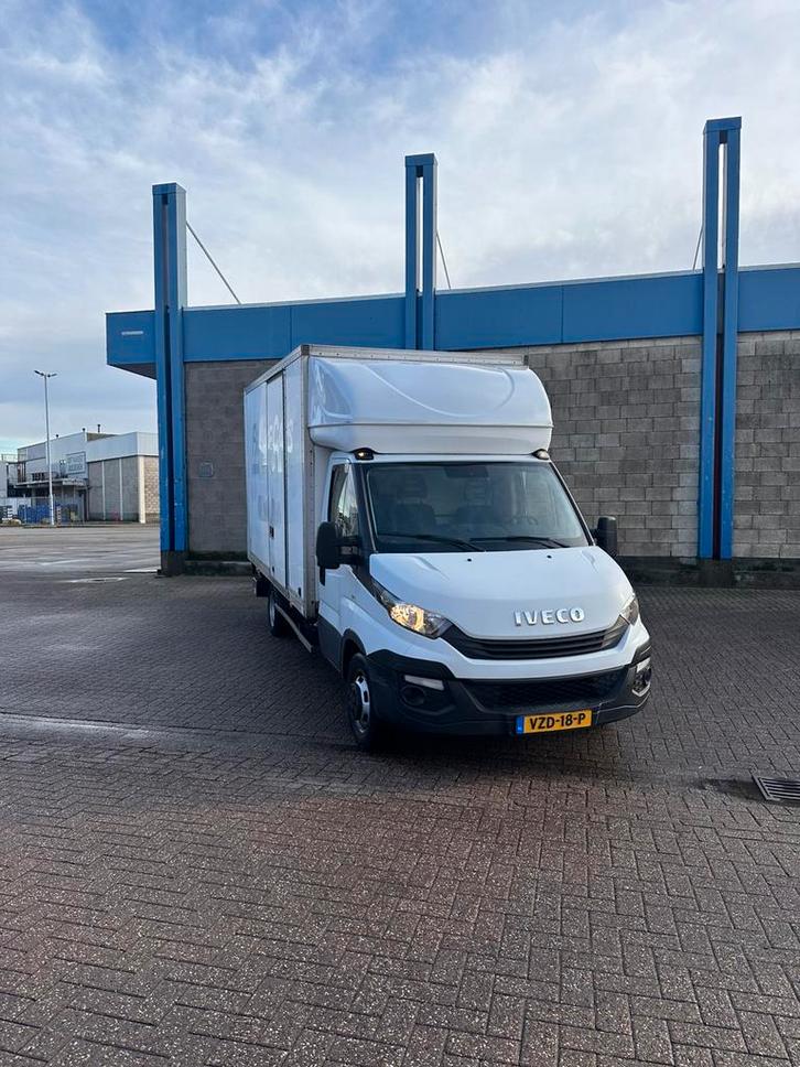 Iveco Daily 2019 Bakwagen + Laadklep • 156k km • CarPlay/AA, Auto's, Bestelauto's, Particulier, Airbags, Airconditioning, Android Auto