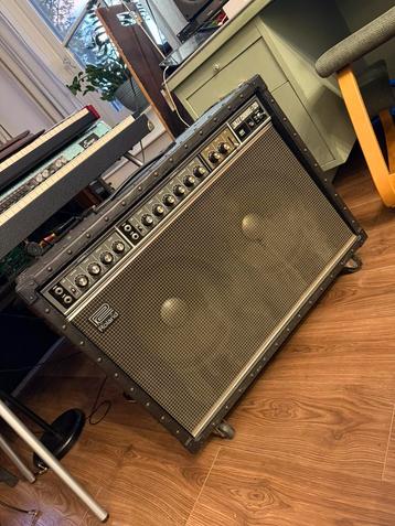 Roland Jazz Chorus 120 beschikbaar voor biedingen