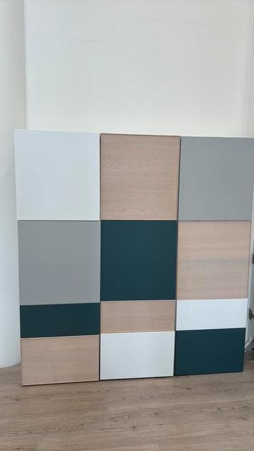 Vakkenkast met deuren en lades
