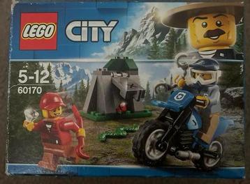 LEGO City 60170 - Achtervolging in de Bergen beschikbaar voor biedingen
