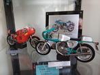 MFH - Ducati 750 Super Sport 1974, schaal 1:9, Zo goed als nieuw, Ophalen, Overige merken, Groter dan 1:32