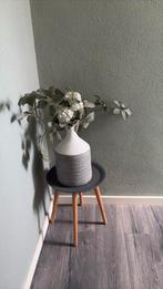Tafeltje met vaas en bloemstuk, Huis en Inrichting, Ophalen