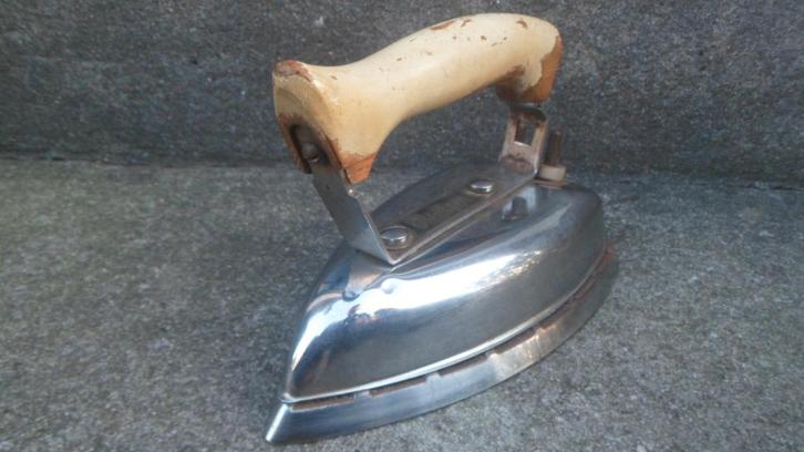Vintage Ruton strijkijzer strijkbout 220 volt, Antiek en Kunst, Antiek | Gereedschap en Instrumenten, Verzenden