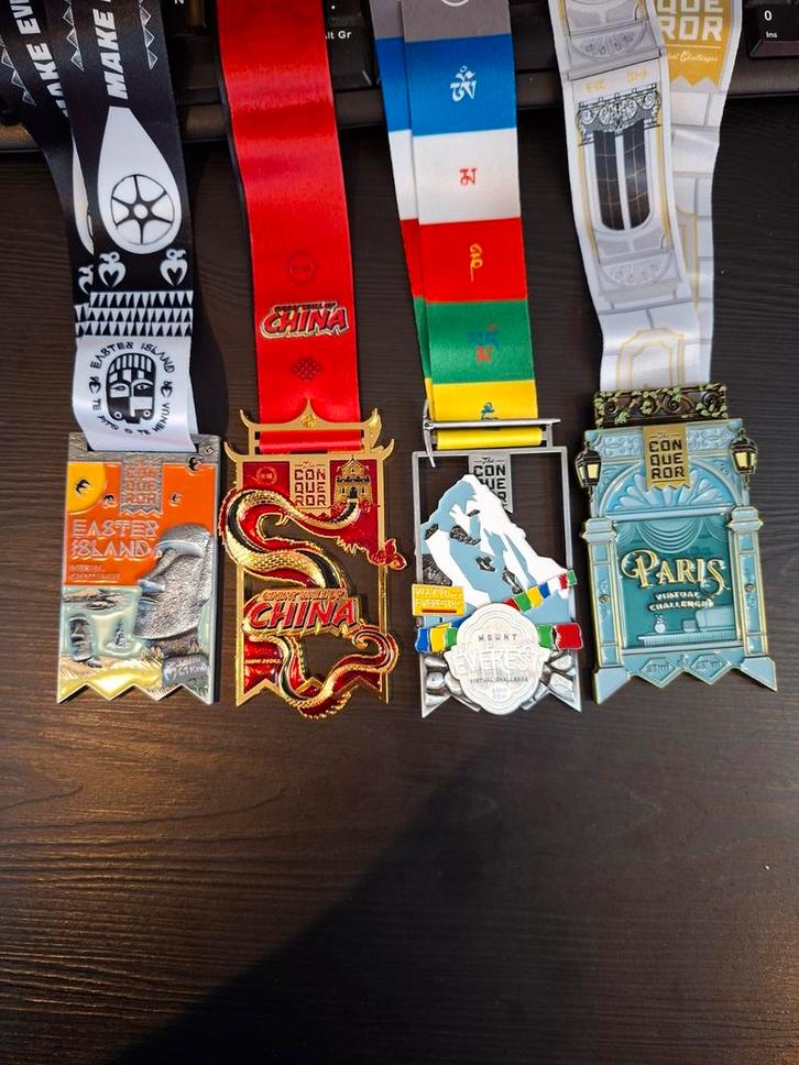 conqueror virtual challenges medailles, Postzegels en Munten, Penningen en Medailles, Overige materialen, Buitenland, Ophalen of Verzenden