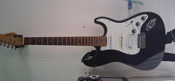 Volcano stratocaster model, Muziek en Instrumenten, Snaarinstrumenten | Gitaren | Elektrisch, Gebruikt, Solid body, Overige merken