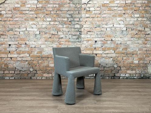 Moooi VIP Chair grijsgroen bij TheReSales, Huis en Inrichting, Stoelen, Zo goed als nieuw, Twee, Metaal, Stof, Overige kleuren